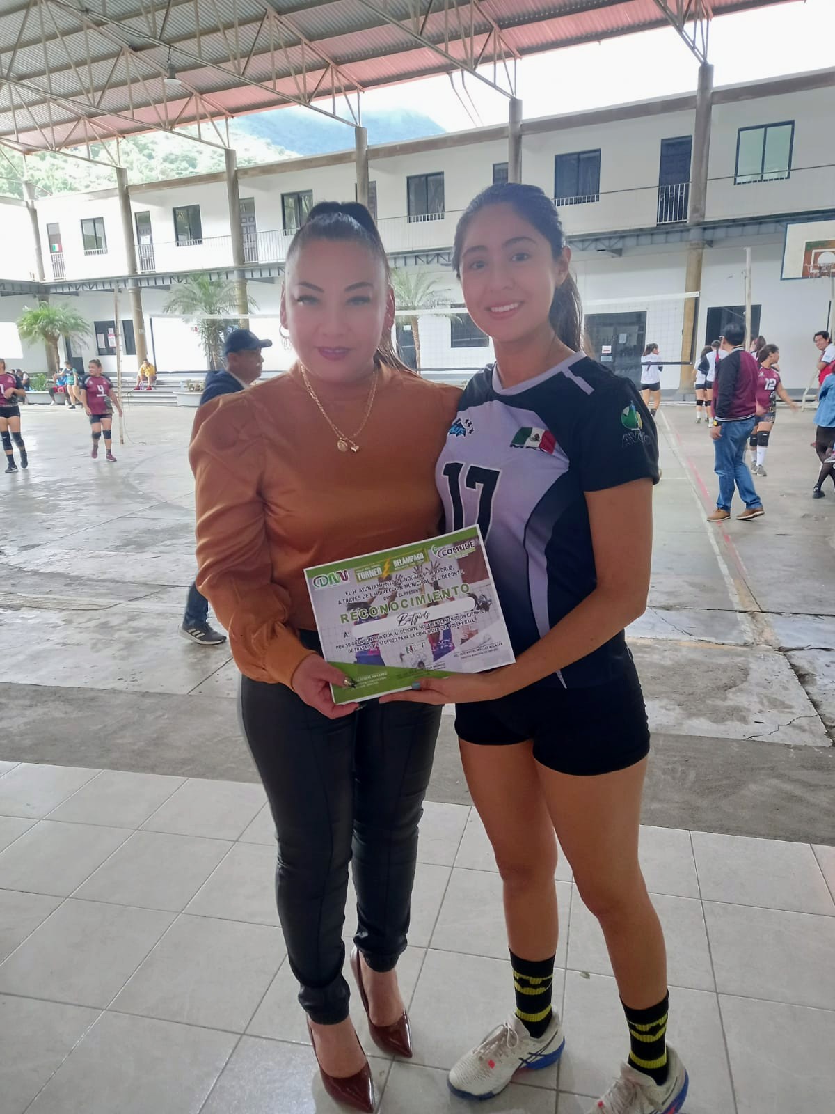 Electrizante Torneo Relámpago de Voleibol Femenil en Nogales