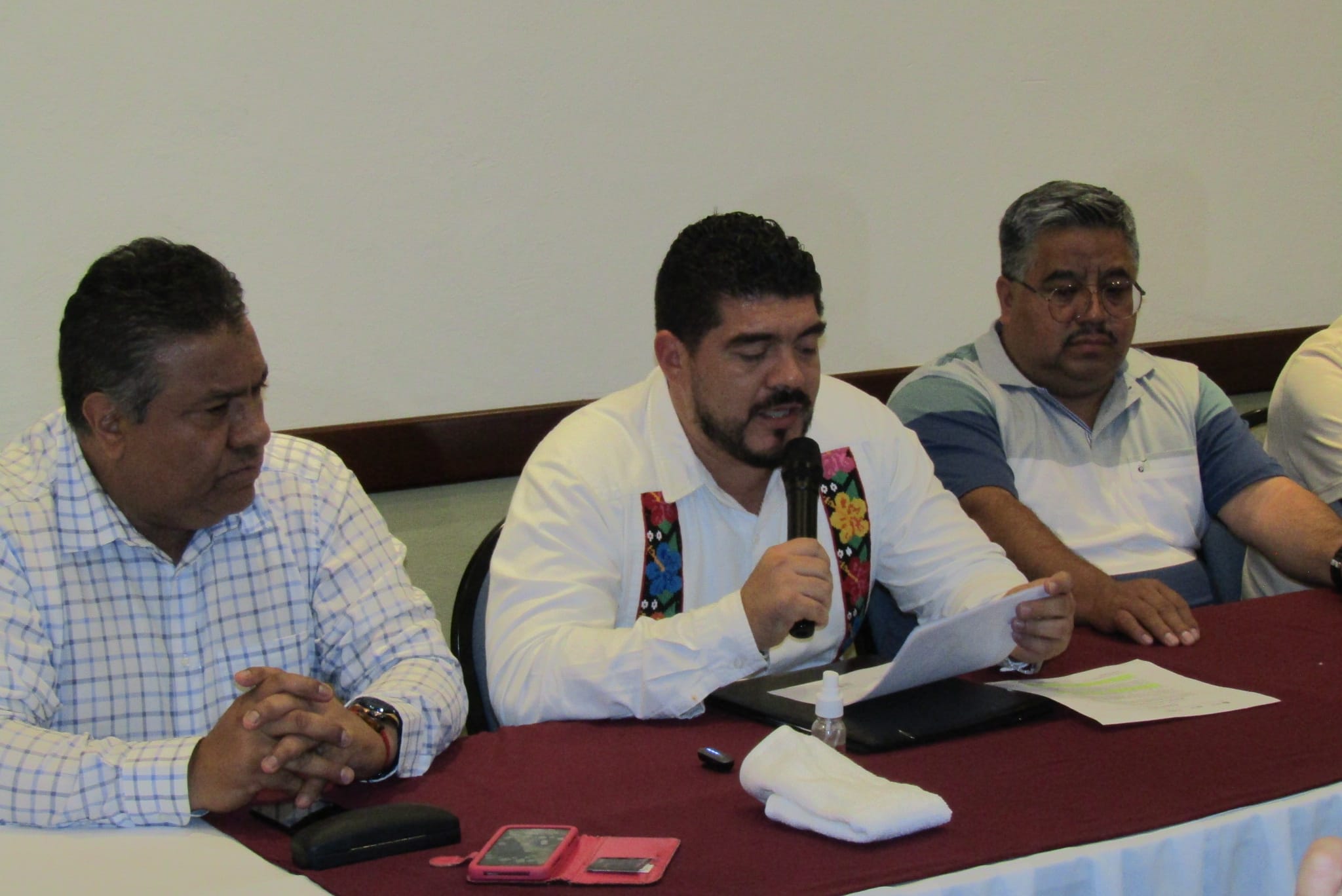 ¡Regresa la tarifa para estudiantes! Zenyazen Escobar firma convenio con la CHYC para cobro preferencial a estudiantes de la región de Las Montañas